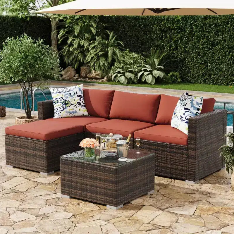 5-teiliges wetterfestes PE-Rattan-Korbgeflecht-Lounge-Set für die Terrasse - dicke Kissen, Ottoman, Couchtisch aus Glas, modulares Outdoor-Sofa für Gespräche im Garten