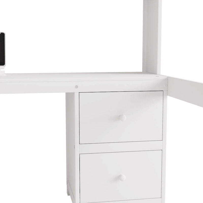 Hochbett mit Schreibtisch und Schränken
