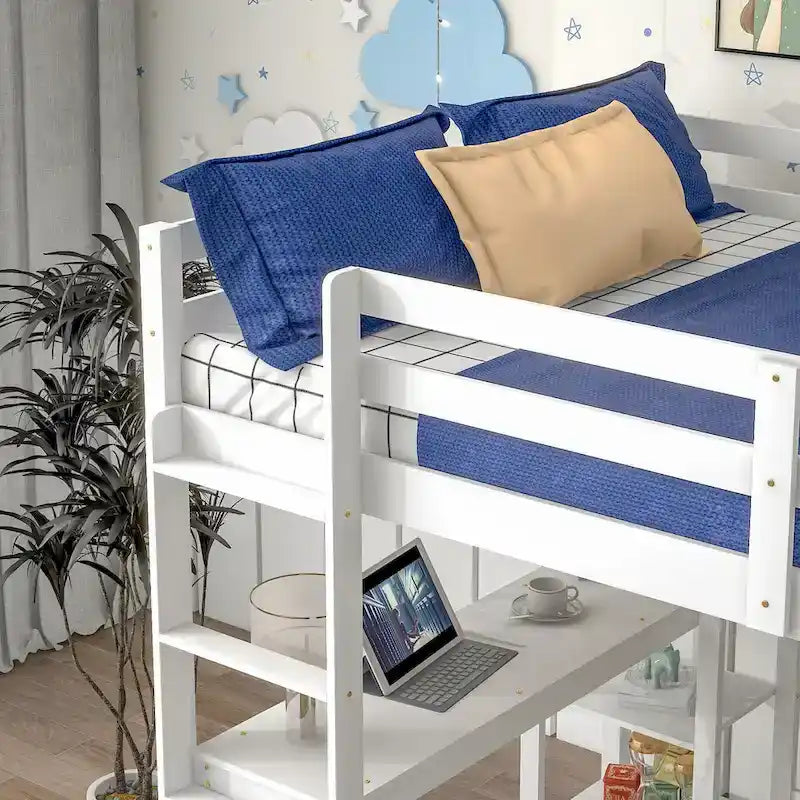 Letto a soppalco matrimoniale con scrivania, mensole e scaletta