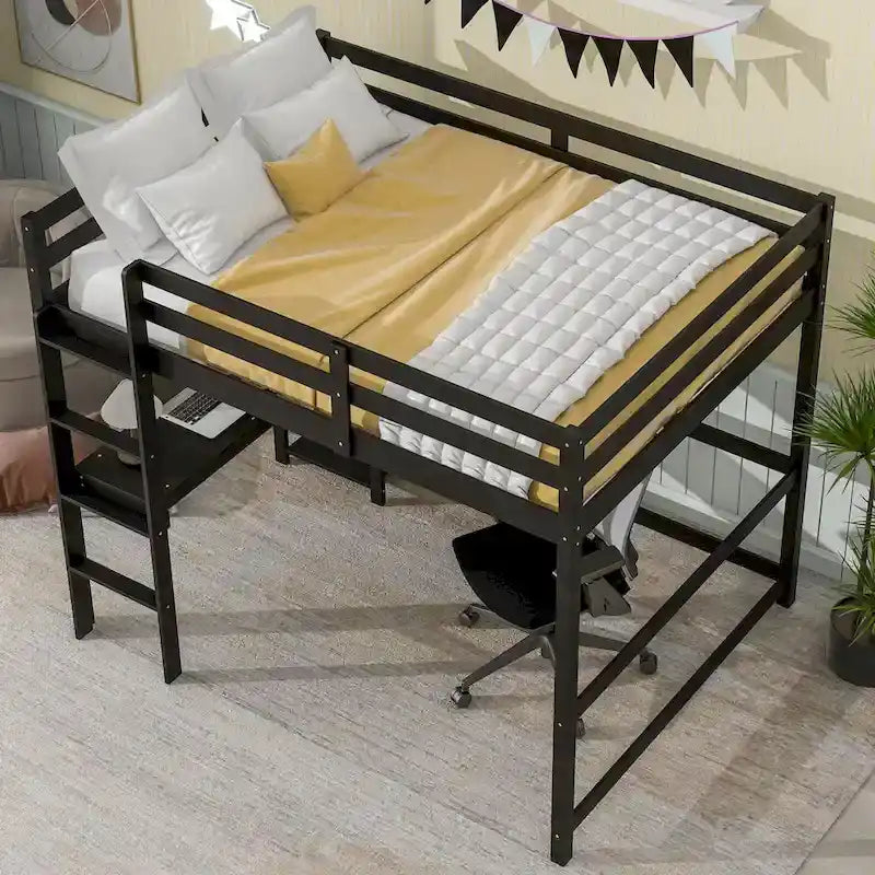 Letto a soppalco matrimoniale con scrivania, mensole e scaletta