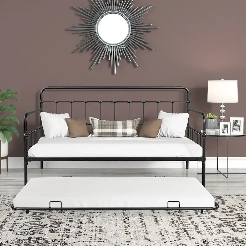 Tagesbett mit Metallgestell und Ausziehbett